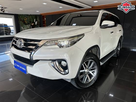 TOYOTA HILUX SW4 4.0 SRX 4X4 7 LUGARES V6 24V GASOLINA 4P AUTOMÁTICO